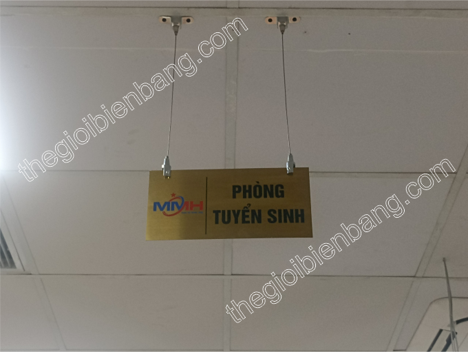bảng inox thả trần