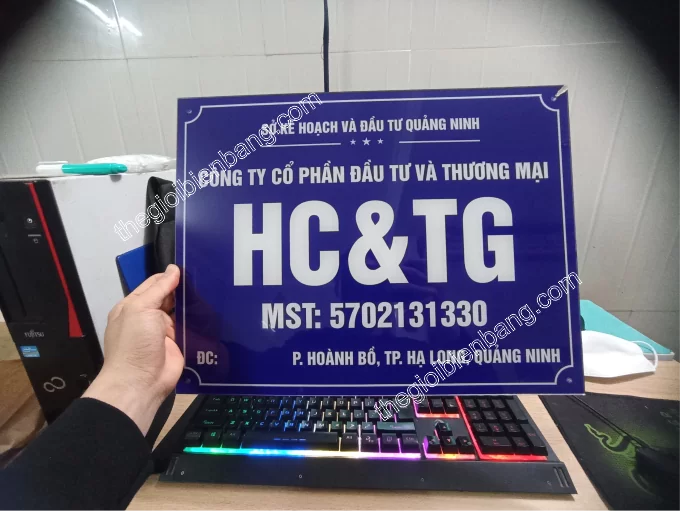 biển mica công ty hc&tg