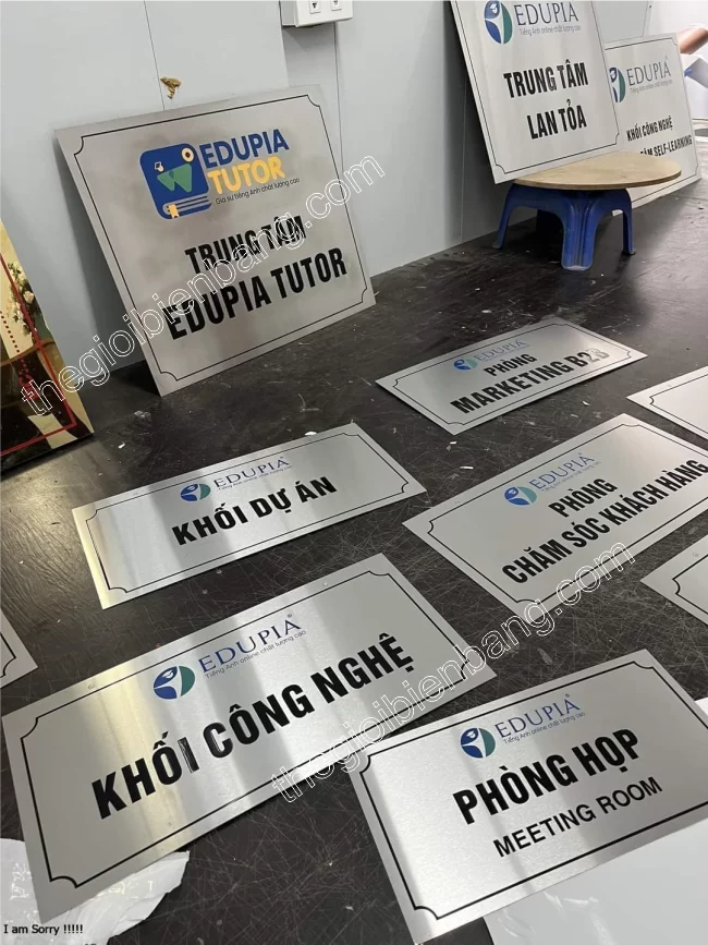 biển phòng ban công ty