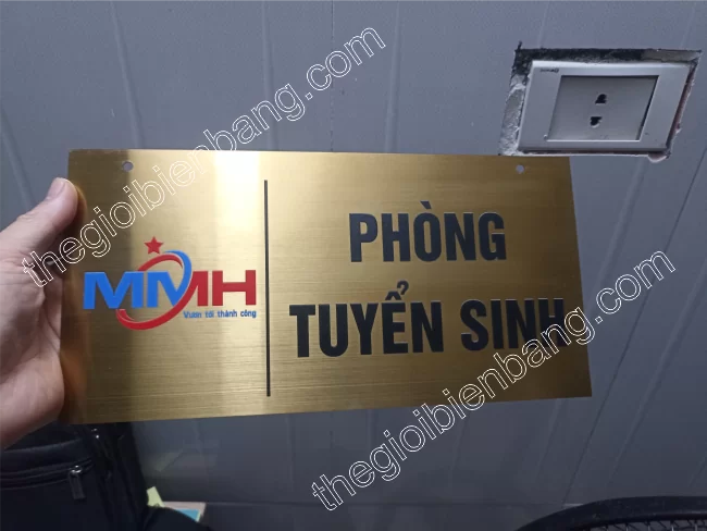 biển phòng ban tuyển sinh