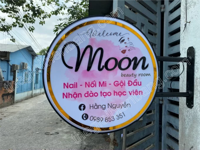 hộp đèn quảng cáo trong