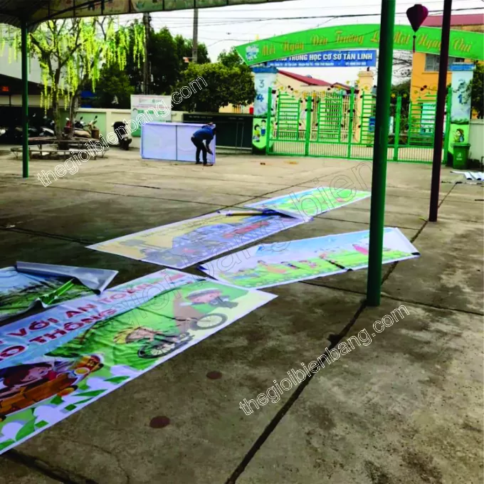 tấm bạt quảng cáo